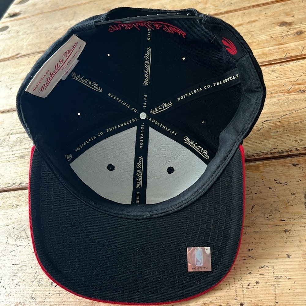 Raptors-Mitchell & Ness Black and Red Hat - Picture 6 of 8